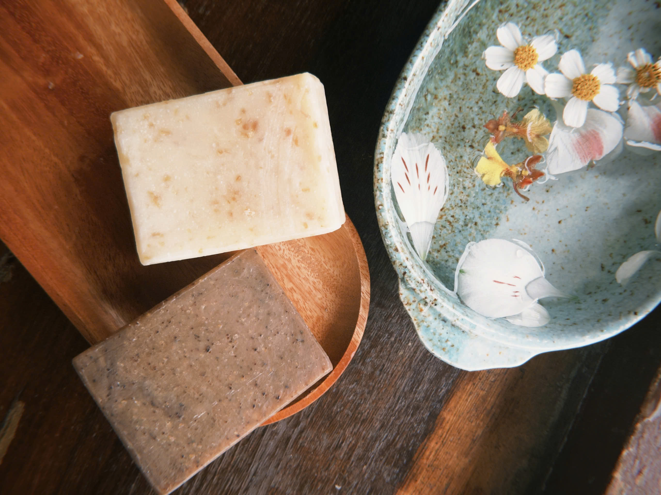 Xà Phòng Là Gì? Và Vì Sao Nó Là Chất Làm Sạch Tự Nhiên Nhất Từ Xưa Đến Nay